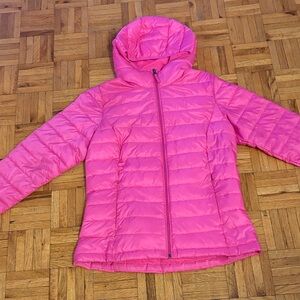 Pink Women Light Puffer Jacket, Amazon Essentials, size 4